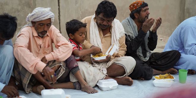 Repas chauds pour une famille