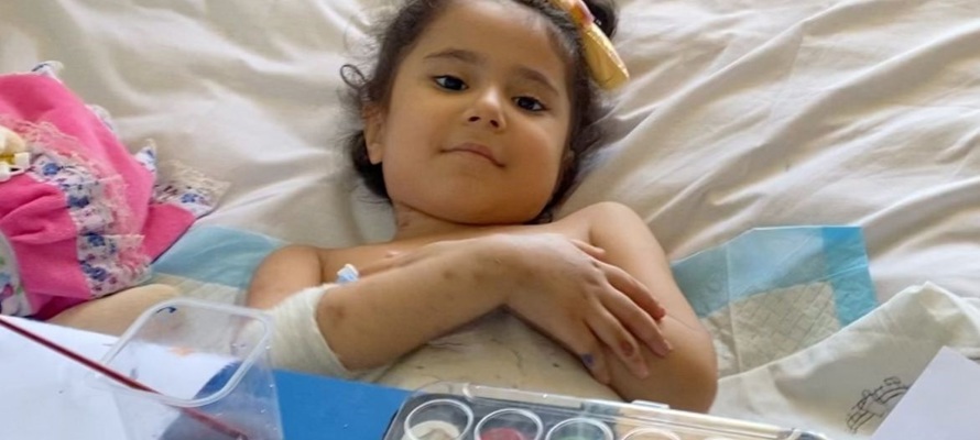 Sarah, 4 ans, a perdu l'usage de ses jambes