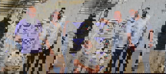 Nos équipes, dévouées et efficaces, s’engagent sans relâche pour remplir les colis alimentaires. Grâce à leur travail, nous pouvons préparer des milliers de colis, prêts à être distribués rapidement.